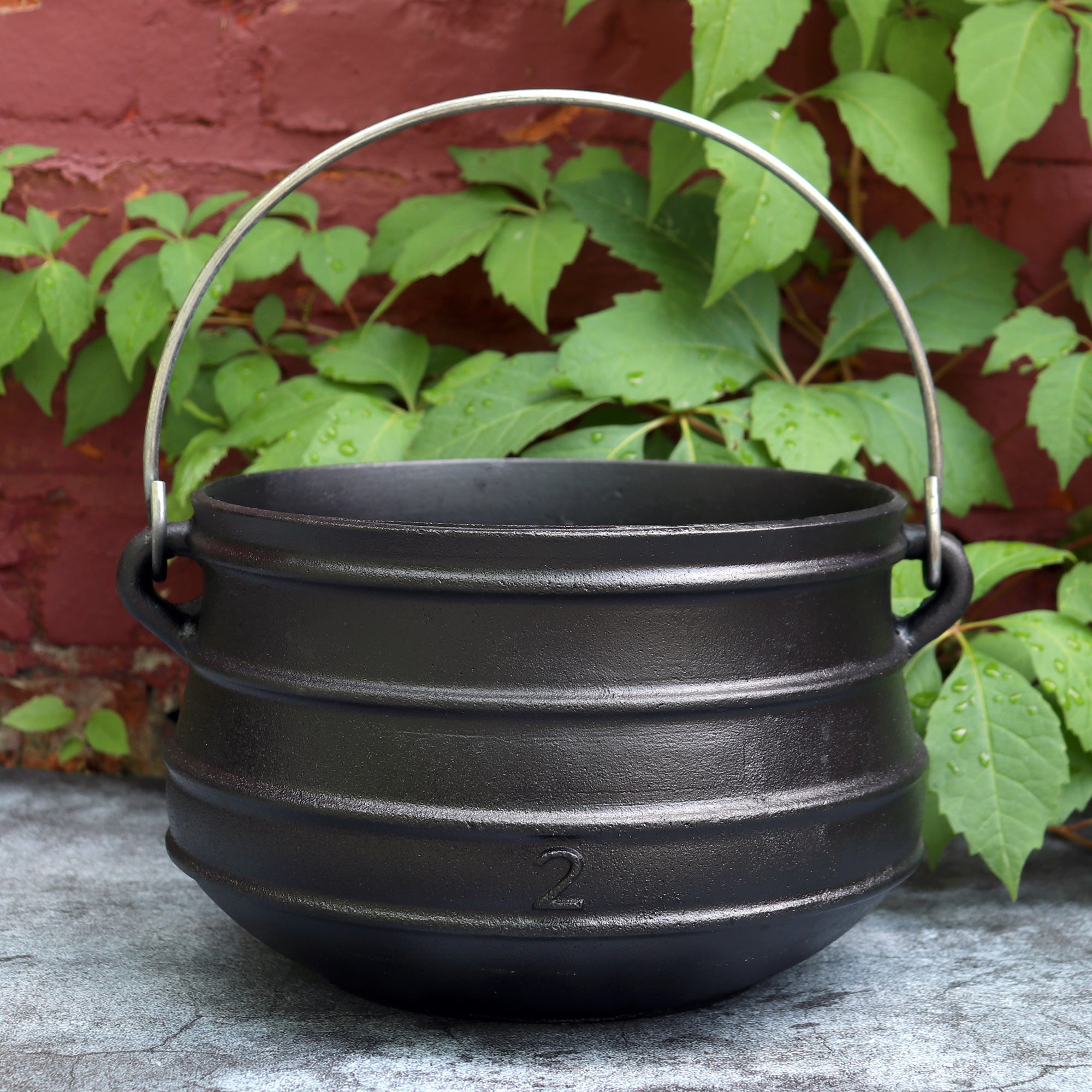 7 Quart Flat Bottom Cauldron - 13 Moons