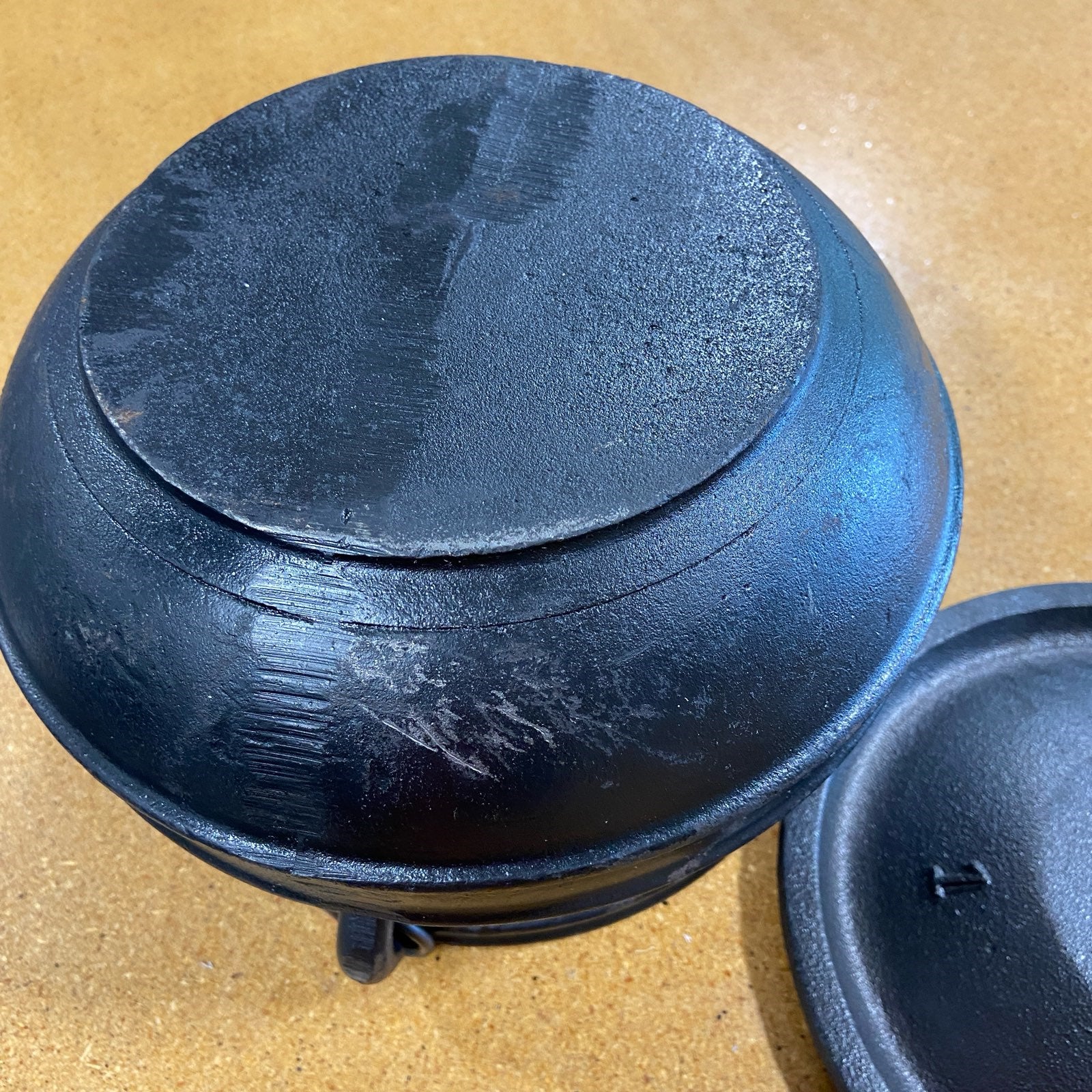 5 Quart Flat Bottom Cauldron - Sale - NO LID