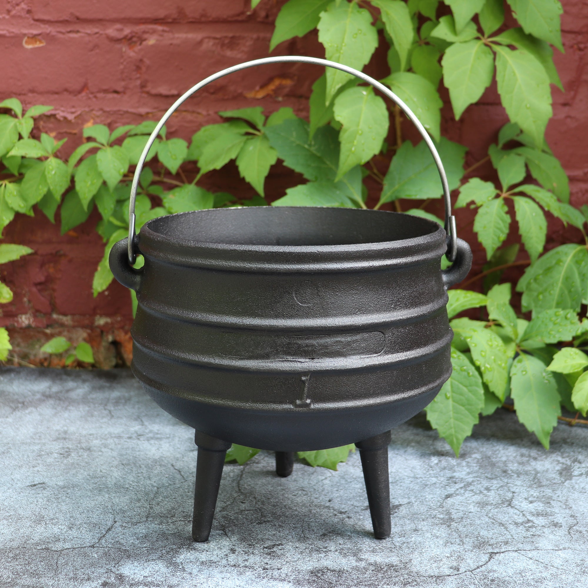 Size 1 Potjie Cauldron - 13 Moons