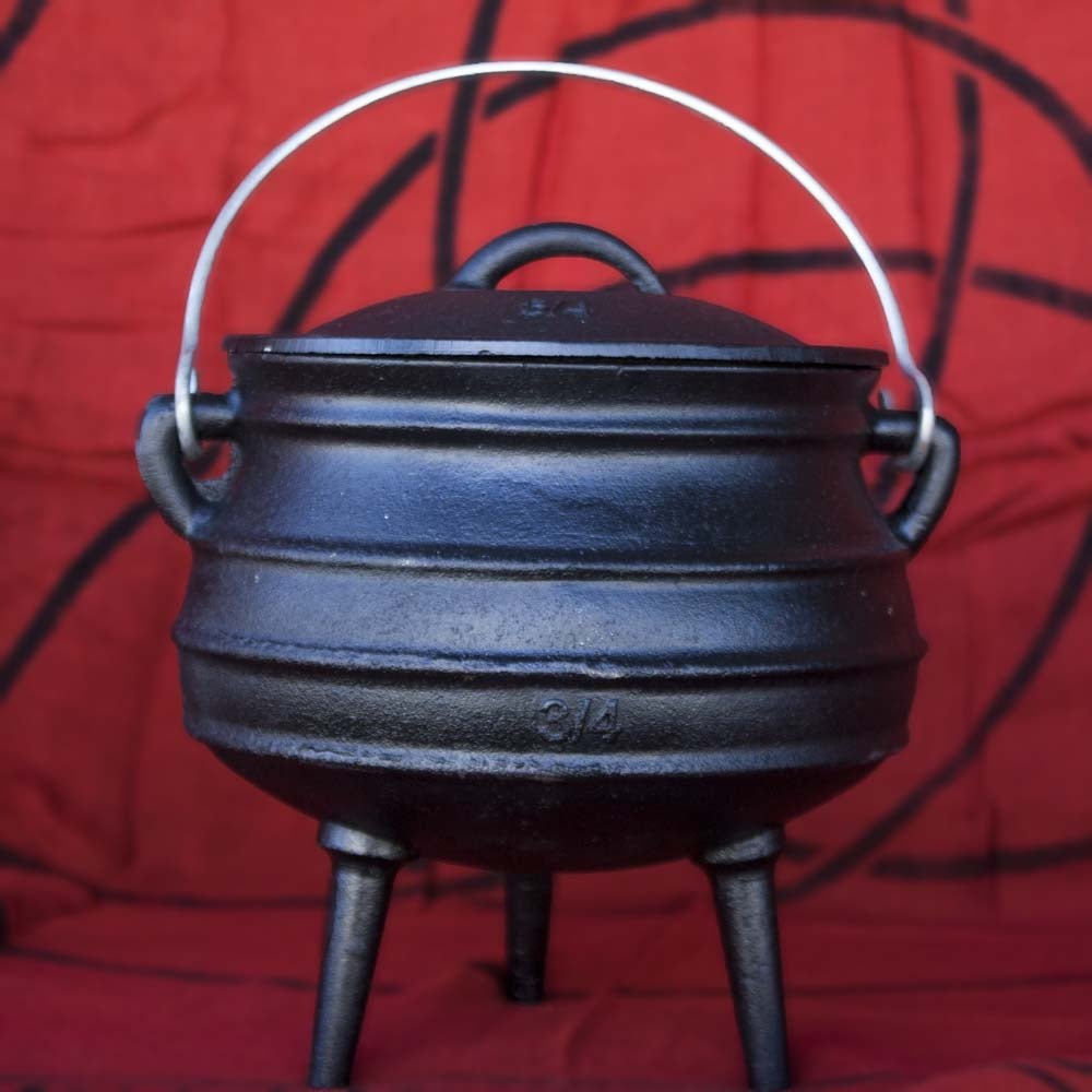 3/4 Potjie Cauldron - 13 Moons