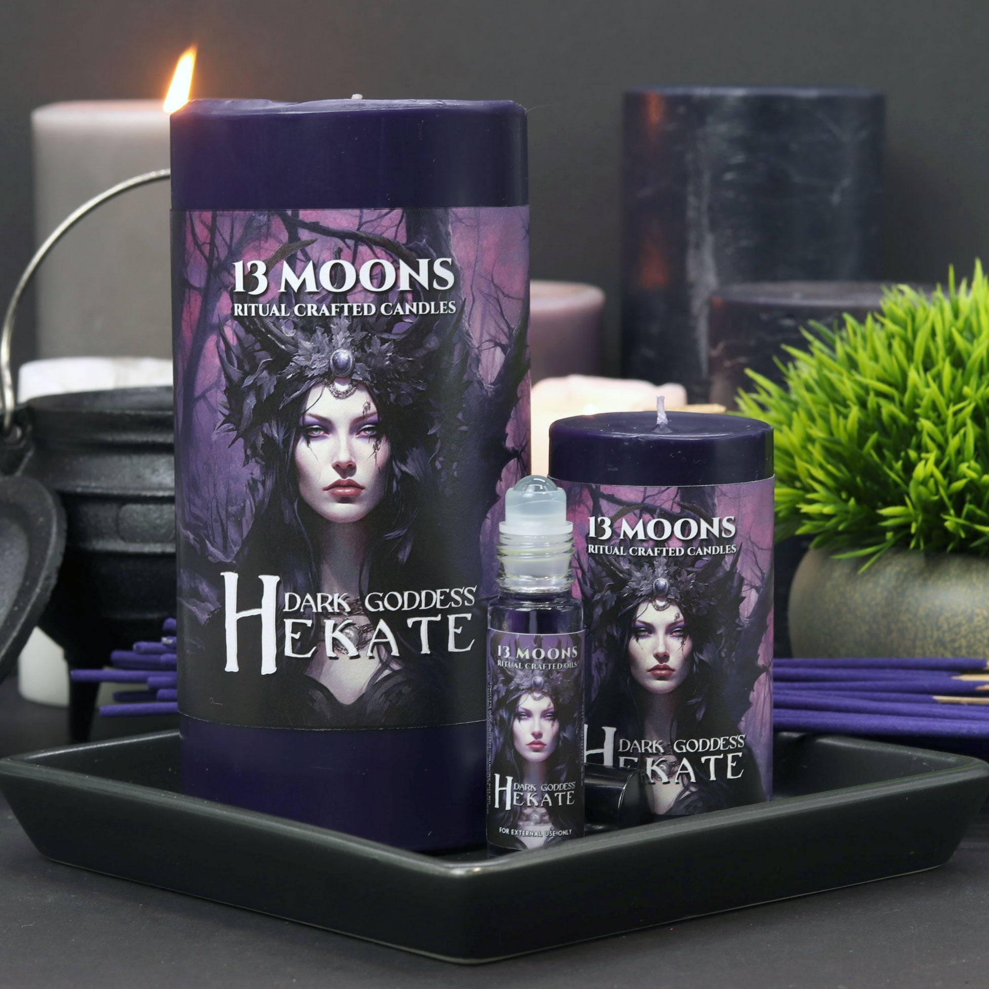 Hekate Ritual Candle Small Pillar - 13 Moons