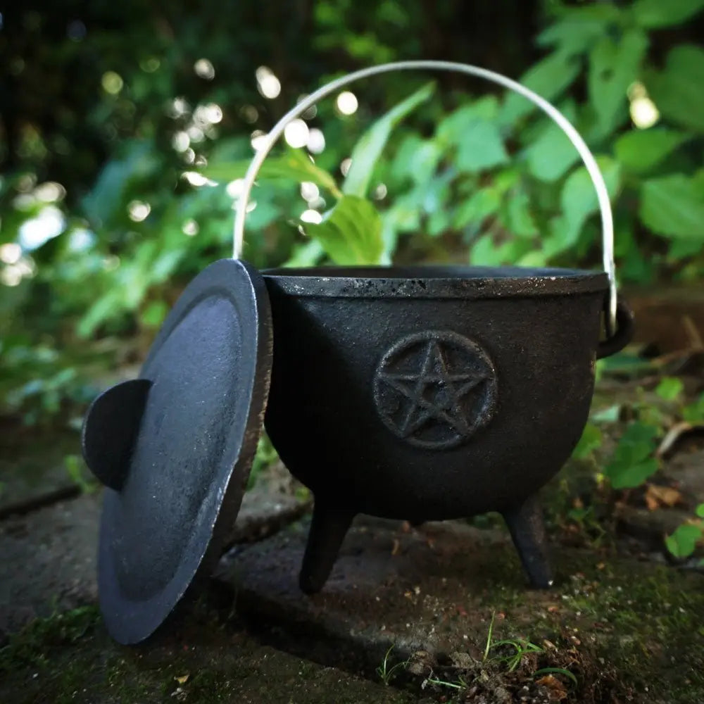 Pentacle Cauldron, 4.5 inches - 13 Moons