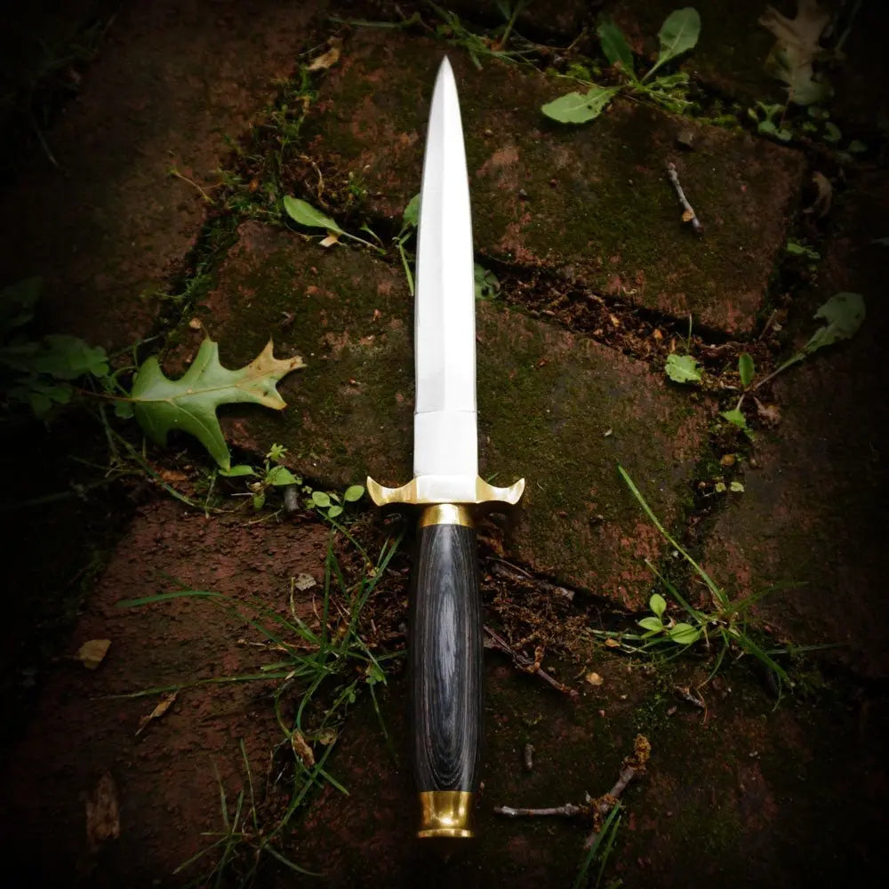 Ravens Shadow Athame - 13 Moons