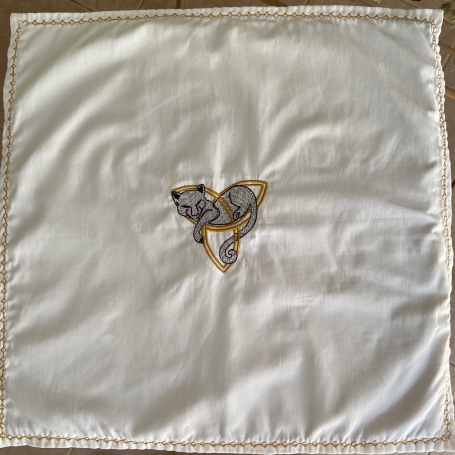 Triquetra Cat Ritual Altar Cloth - 13 Moons