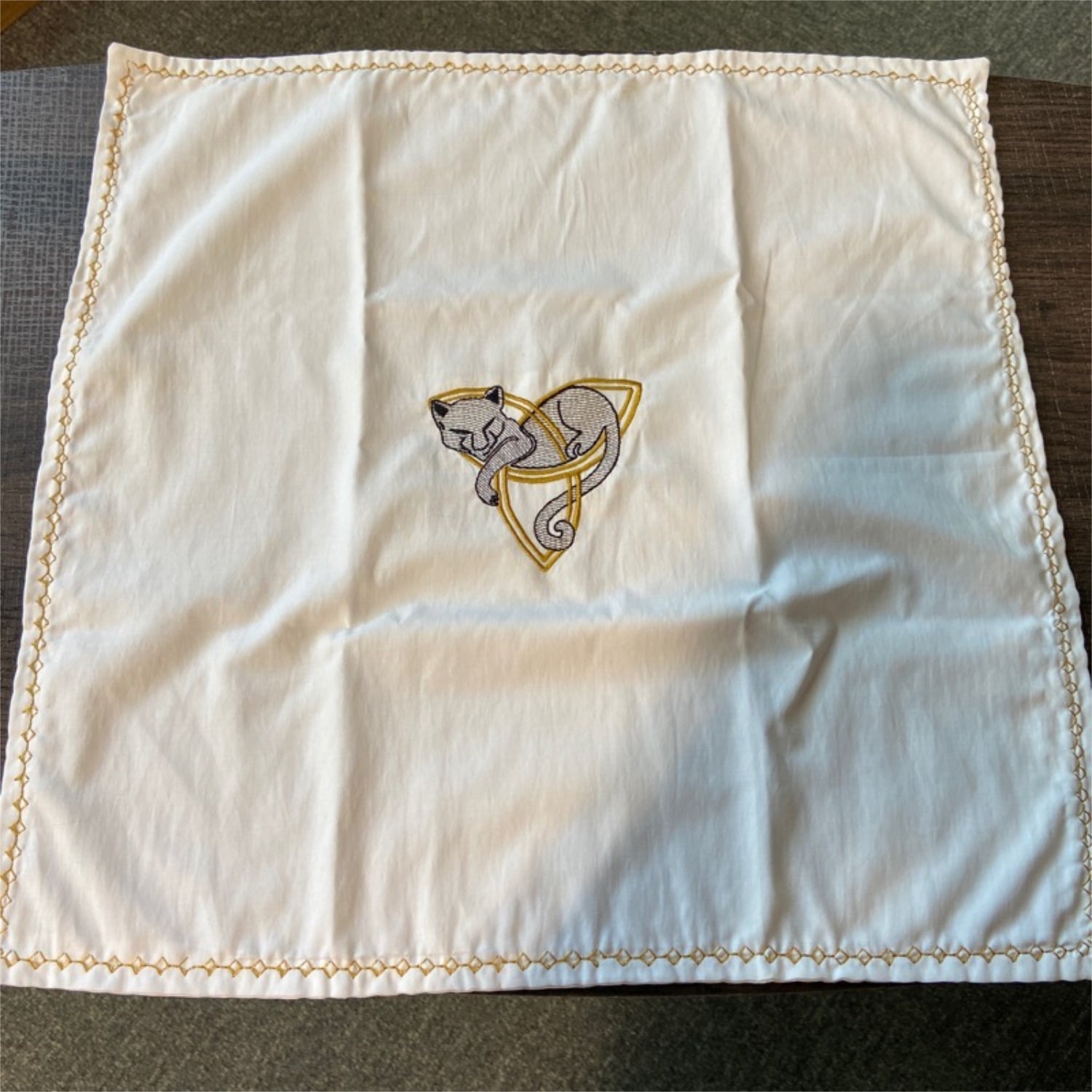 Triquetra Cat Ritual Altar Cloth - 13 Moons